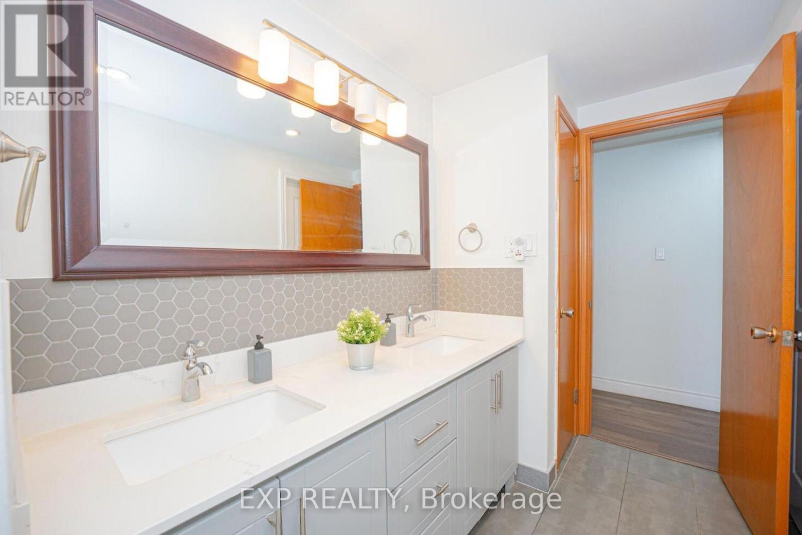 84 Wimbleton Crescent, Kitchener, ON - Indoor Photo Showing Bathroom