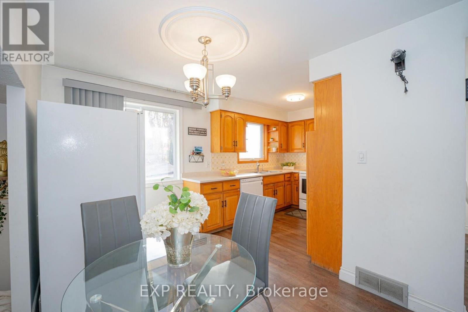 84 Wimbleton Crescent, Kitchener, ON - Indoor Photo Showing Dining Room