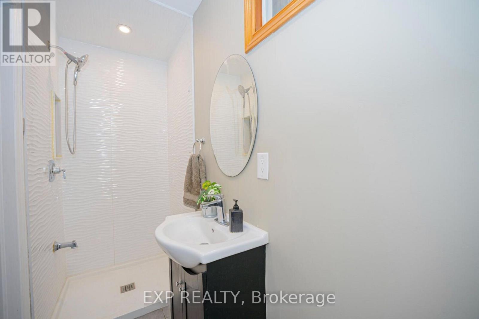 84 Wimbleton Crescent, Kitchener, ON - Indoor Photo Showing Bathroom