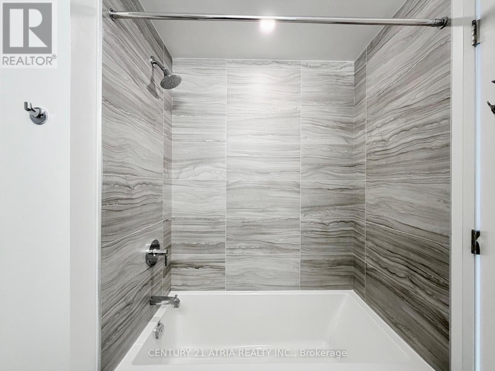 1003 - 33 Frederick Todd Way, Toronto, ON - Indoor Photo Showing Bathroom