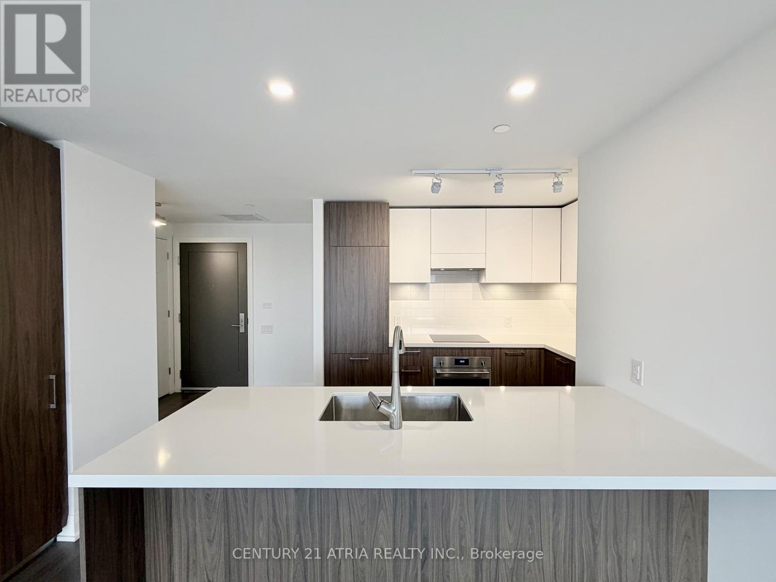1003 - 33 Frederick Todd Way, Toronto, ON - Indoor Photo Showing Kitchen With Double Sink With Upgraded Kitchen
