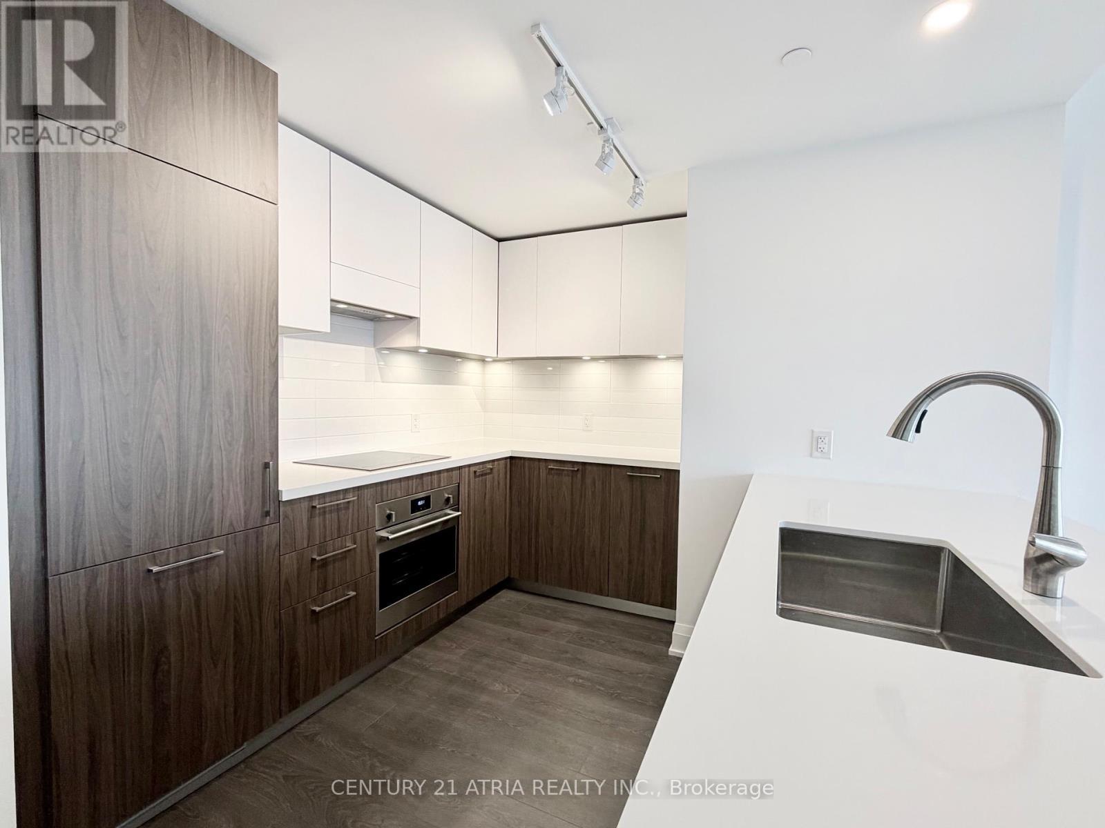 1003 - 33 Frederick Todd Way, Toronto, ON - Indoor Photo Showing Kitchen With Upgraded Kitchen
