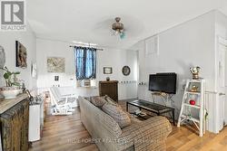 Back Unit - Living Room -