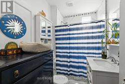 Back Unit - Bathroom -