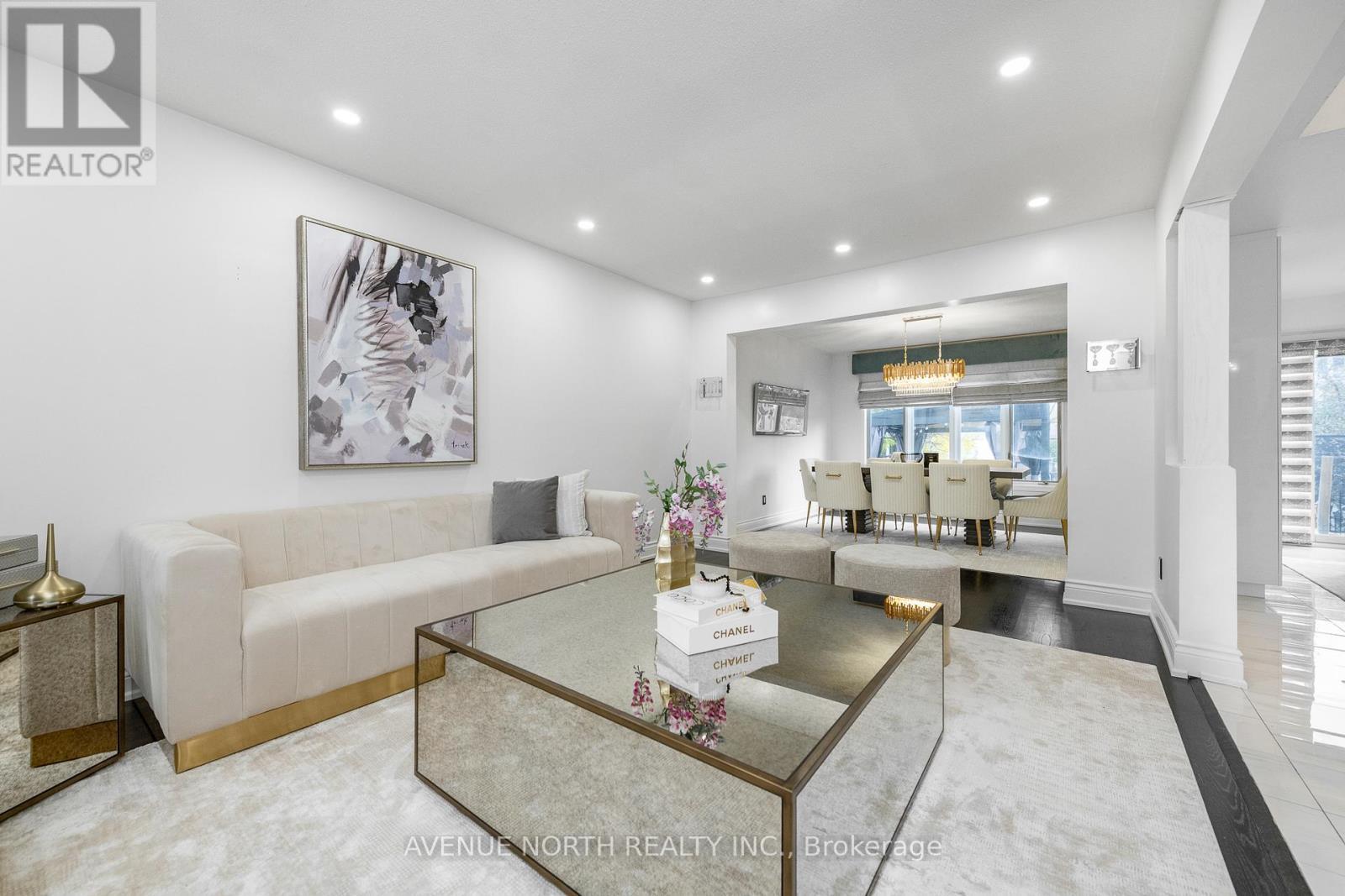 2163 Johnston Road, Ottawa, ON - Indoor Photo Showing Living Room
