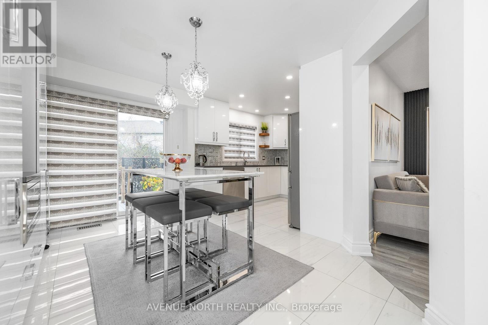 2163 Johnston Road, Ottawa, ON - Indoor Photo Showing Dining Room