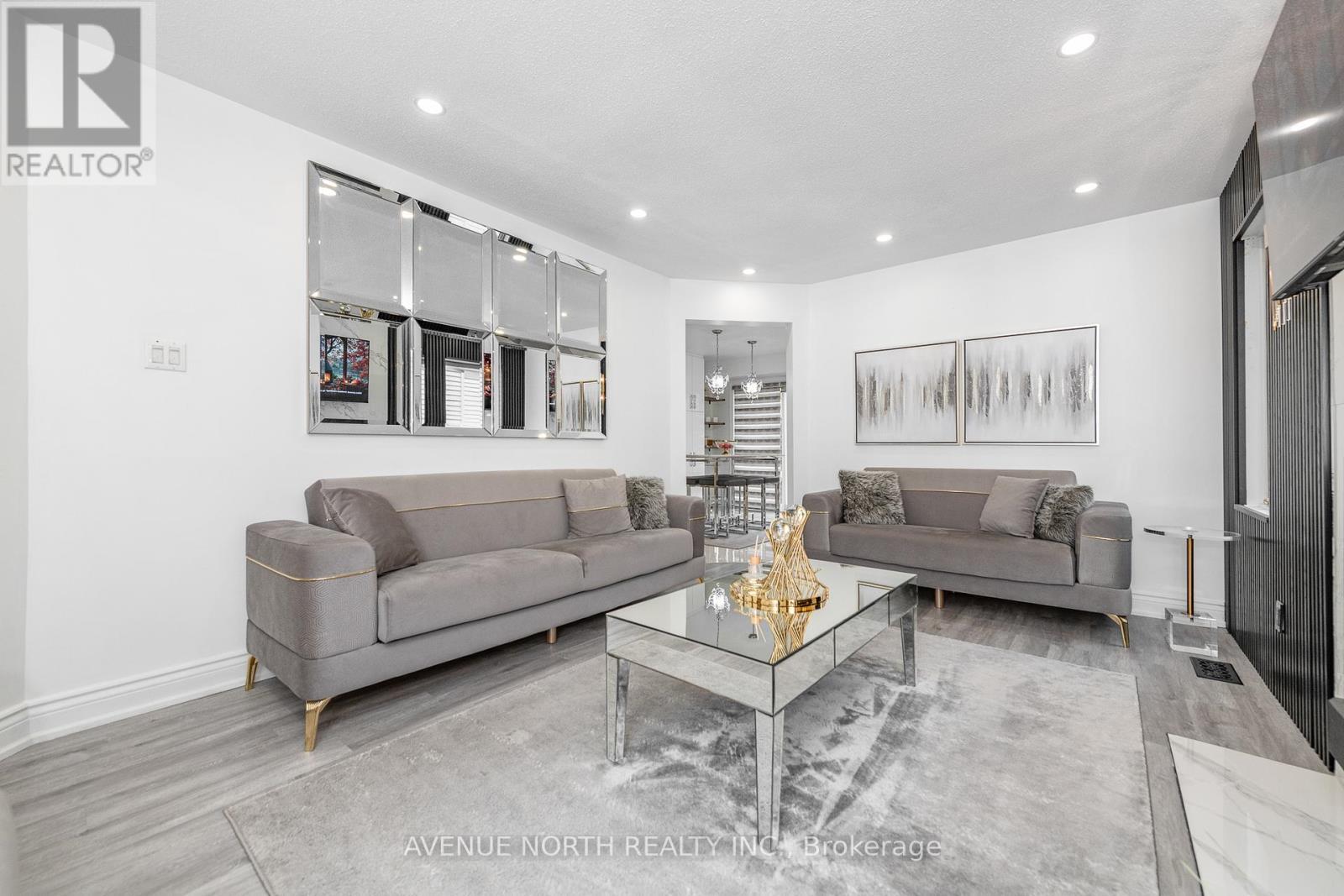 2163 Johnston Road, Ottawa, ON - Indoor Photo Showing Living Room