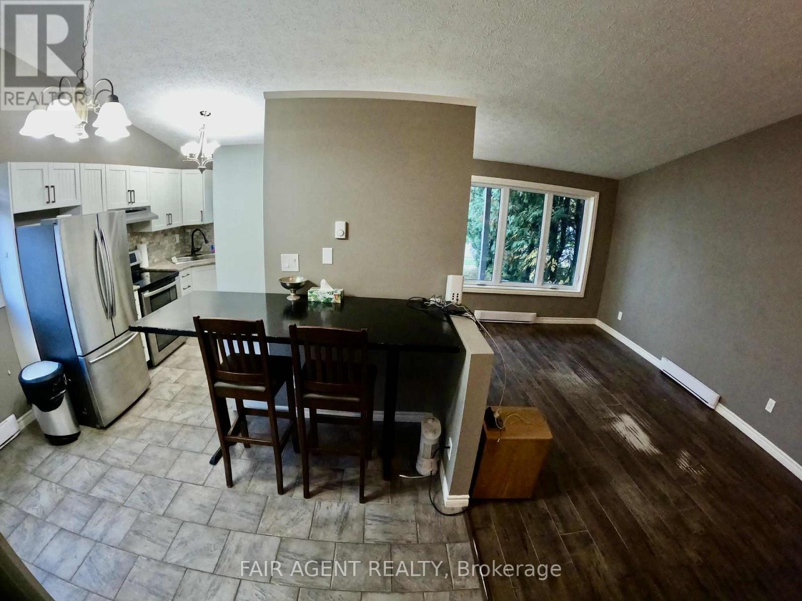655 Hunter Street, Kincardine, ON - Indoor Photo Showing Dining Room