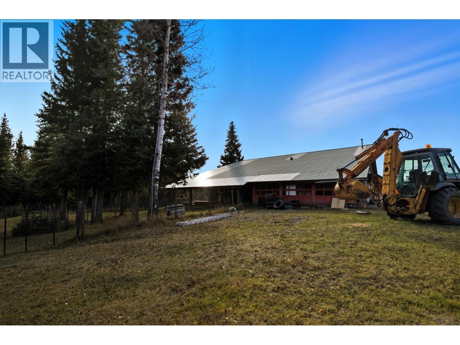 6391 Houseman Road, 100 Mile House, BC - Outdoor