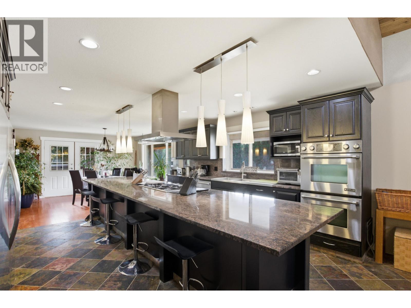 6391 Houseman Road, 100 Mile House, BC - Indoor Photo Showing Kitchen With Upgraded Kitchen