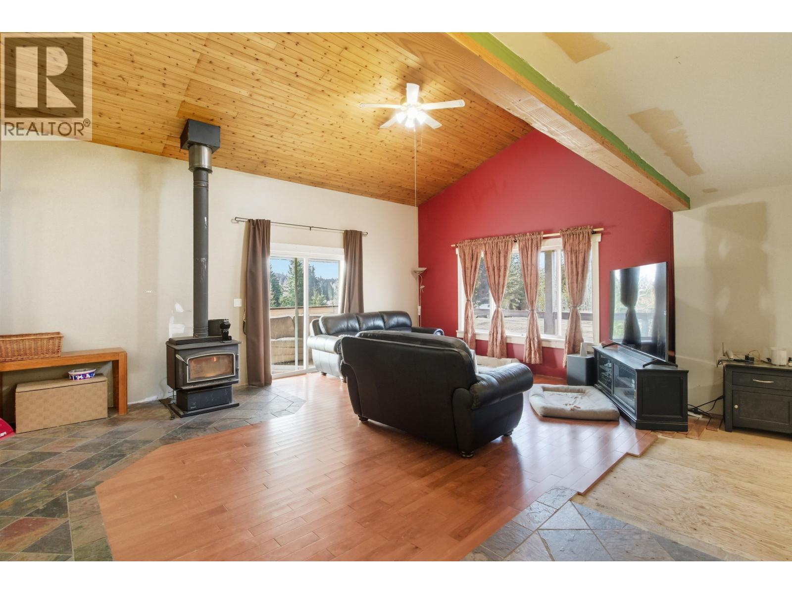 6391 Houseman Road, 100 Mile House, BC - Indoor Photo Showing Other Room