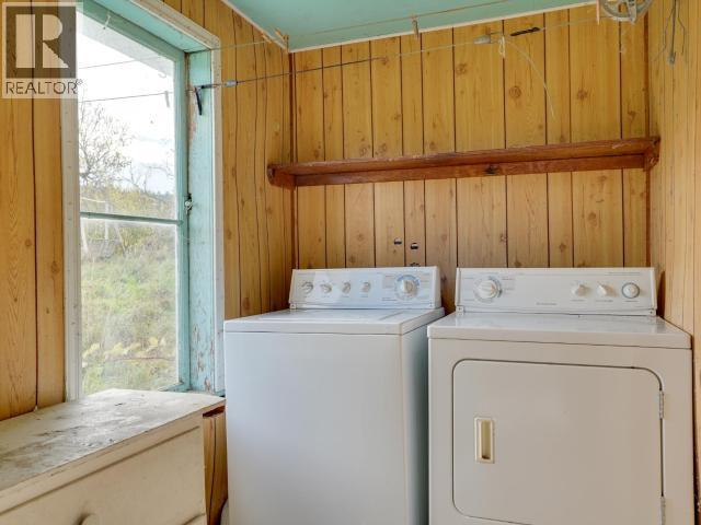 5358 Earl Street, Texada Island, BC - Indoor Photo Showing Laundry Room