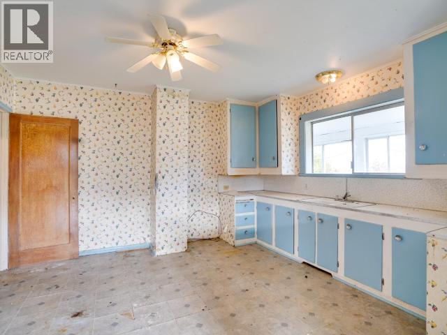 5358 Earl Street, Texada Island, BC - Indoor