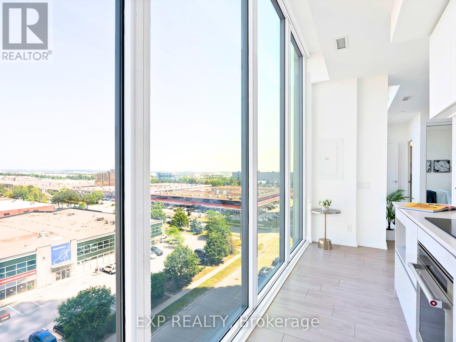 Unit 811 - 950 Portage Parkway, Vaughan, ON - Indoor