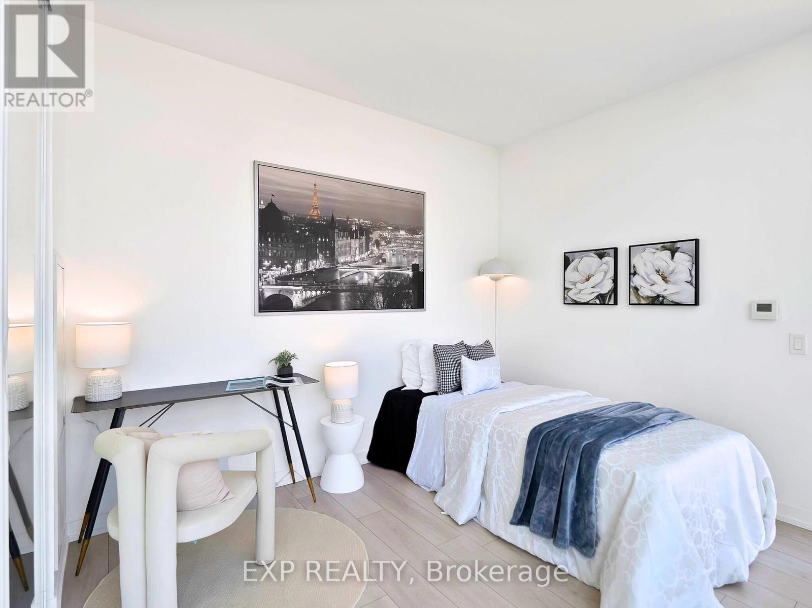 Unit 811 - 950 Portage Parkway, Vaughan, ON - Indoor Photo Showing Bedroom