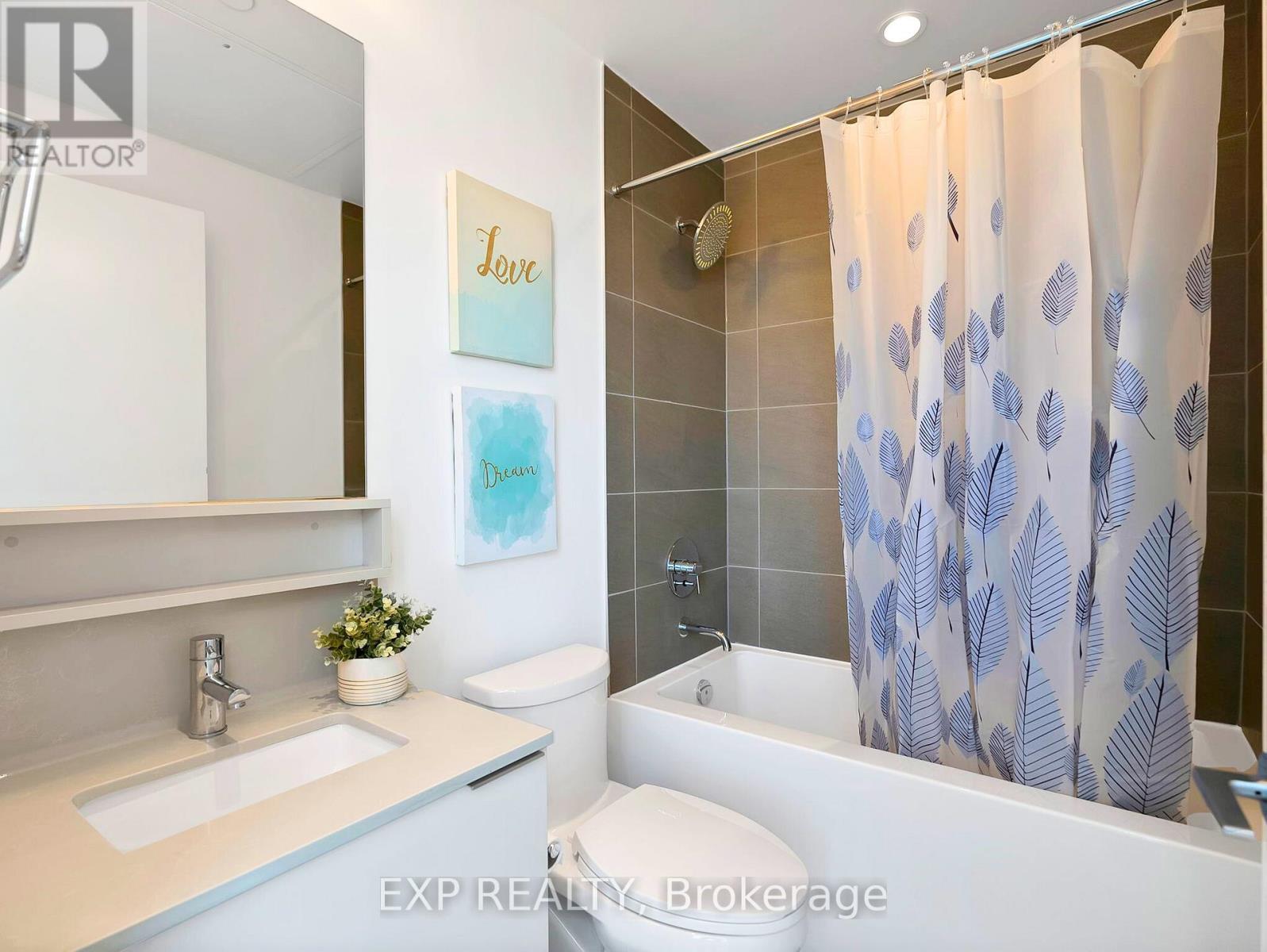 Unit 811 - 950 Portage Parkway, Vaughan, ON - Indoor Photo Showing Bathroom
