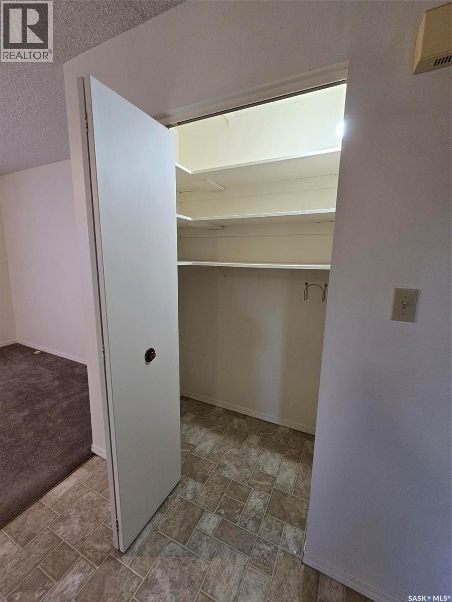 413 - 415 Calgary Street, Broadview, SK - Indoor