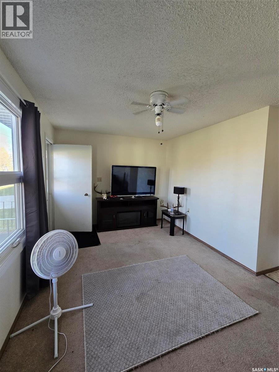 413 - 415 Calgary Street, Broadview, SK - Indoor