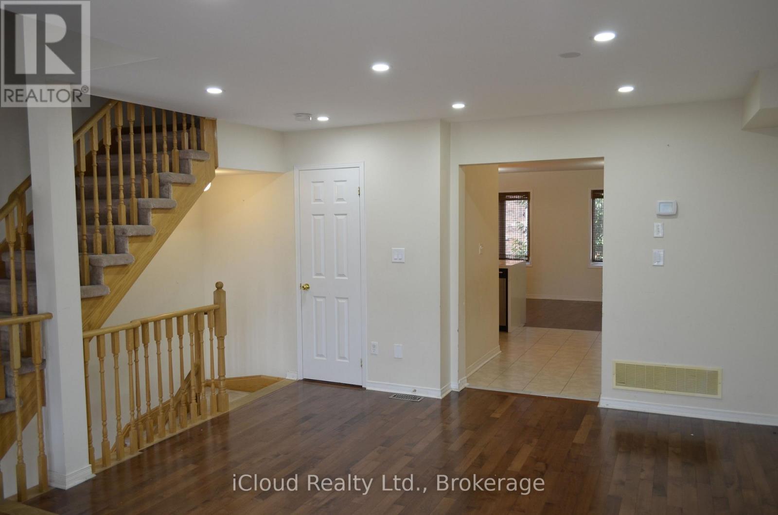 Main/Up - 319 Aspendale Crescent, Mississauga, ON - Indoor