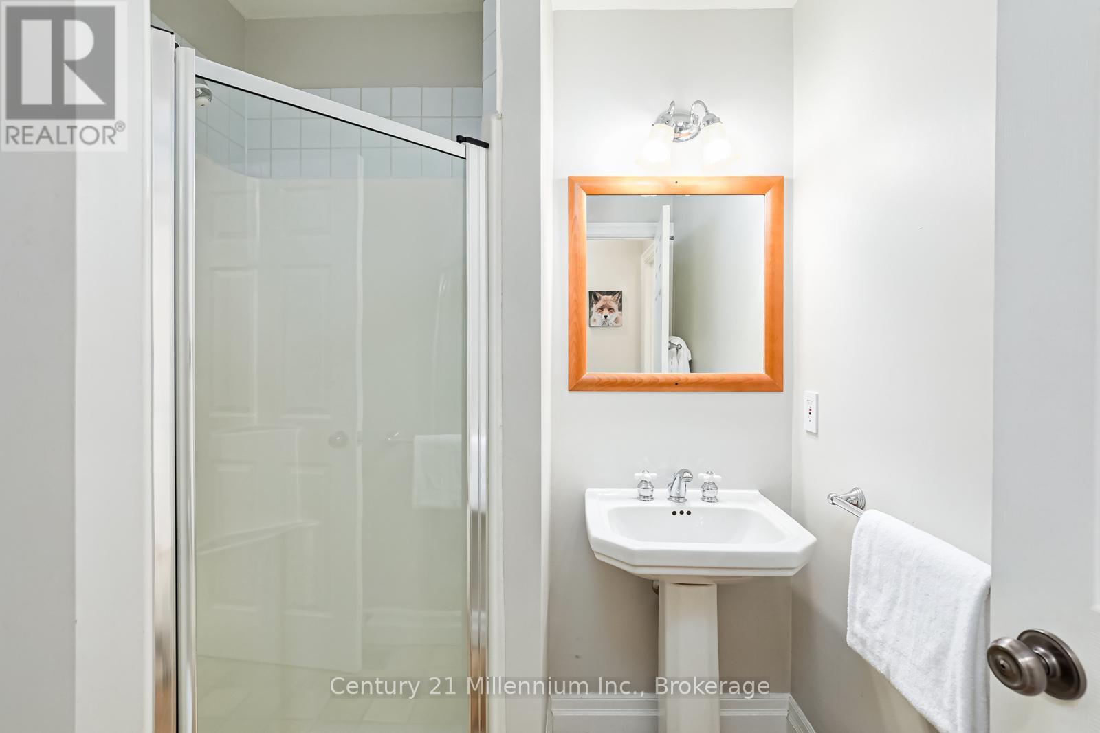 120 - 184 Snowbridge Way, Blue Mountains, ON - Indoor Photo Showing Bathroom