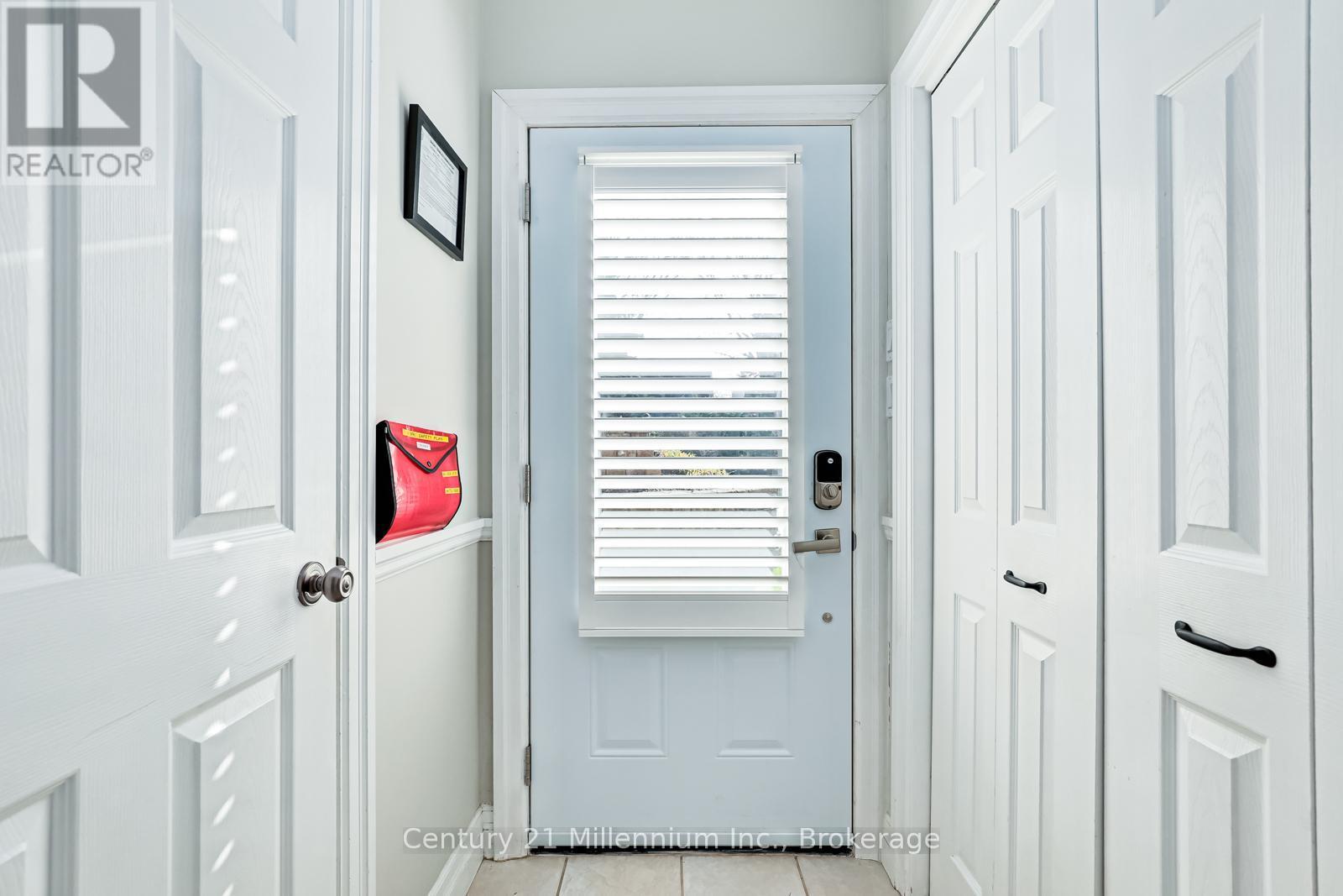 120 - 184 Snowbridge Way, Blue Mountains, ON - Indoor Photo Showing Other Room