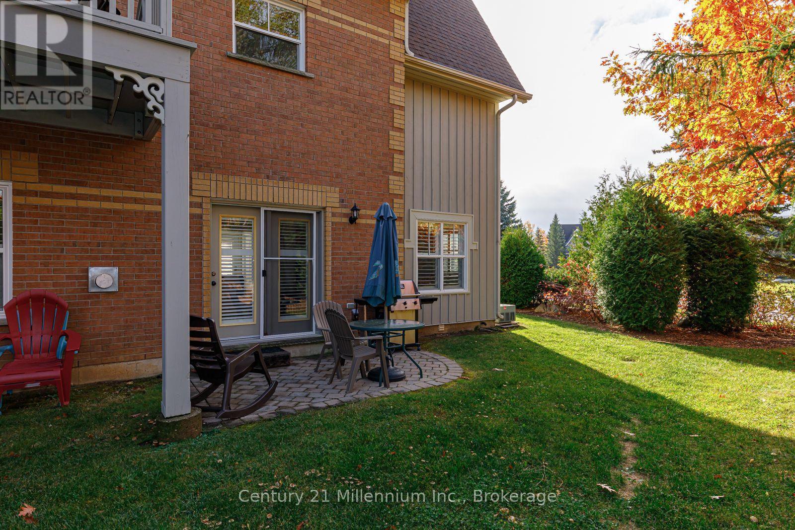 120 - 184 Snowbridge Way, Blue Mountains, ON - Outdoor With Exterior