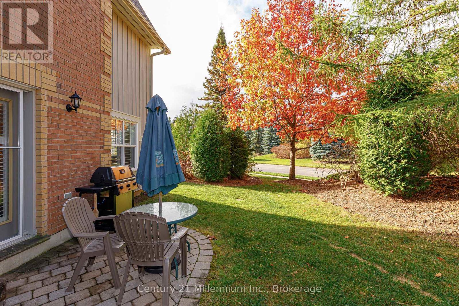 120 - 184 Snowbridge Way, Blue Mountains, ON - Outdoor