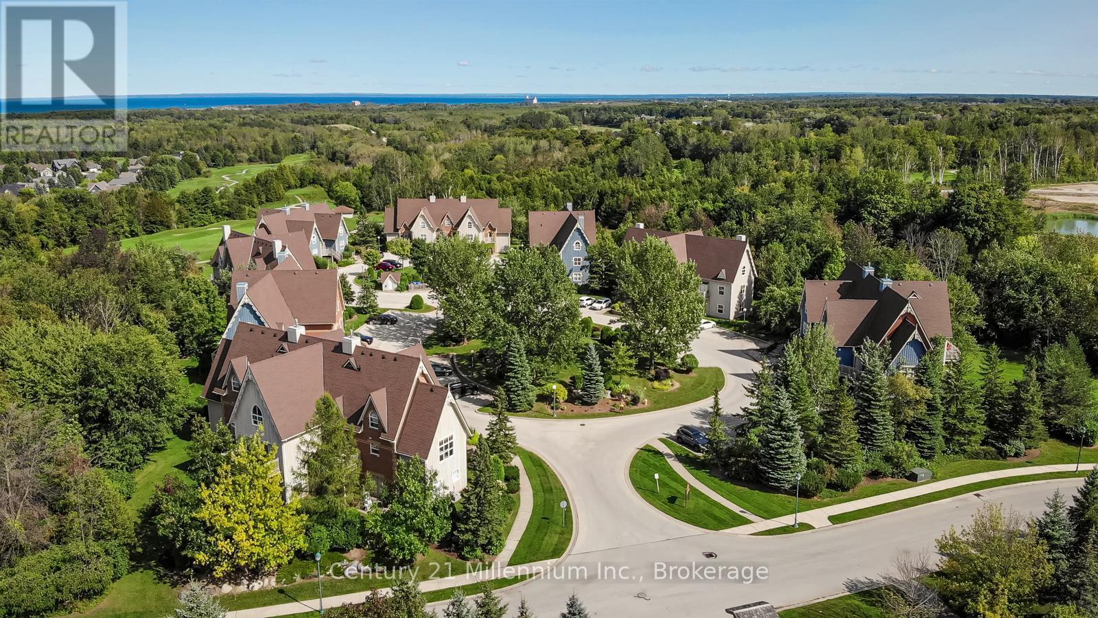 120 - 184 Snowbridge Way, Blue Mountains, ON - Outdoor With View