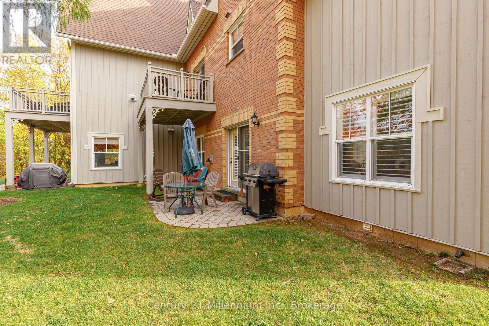 120 - 184 Snowbridge Way, Blue Mountains, ON - Outdoor With Exterior