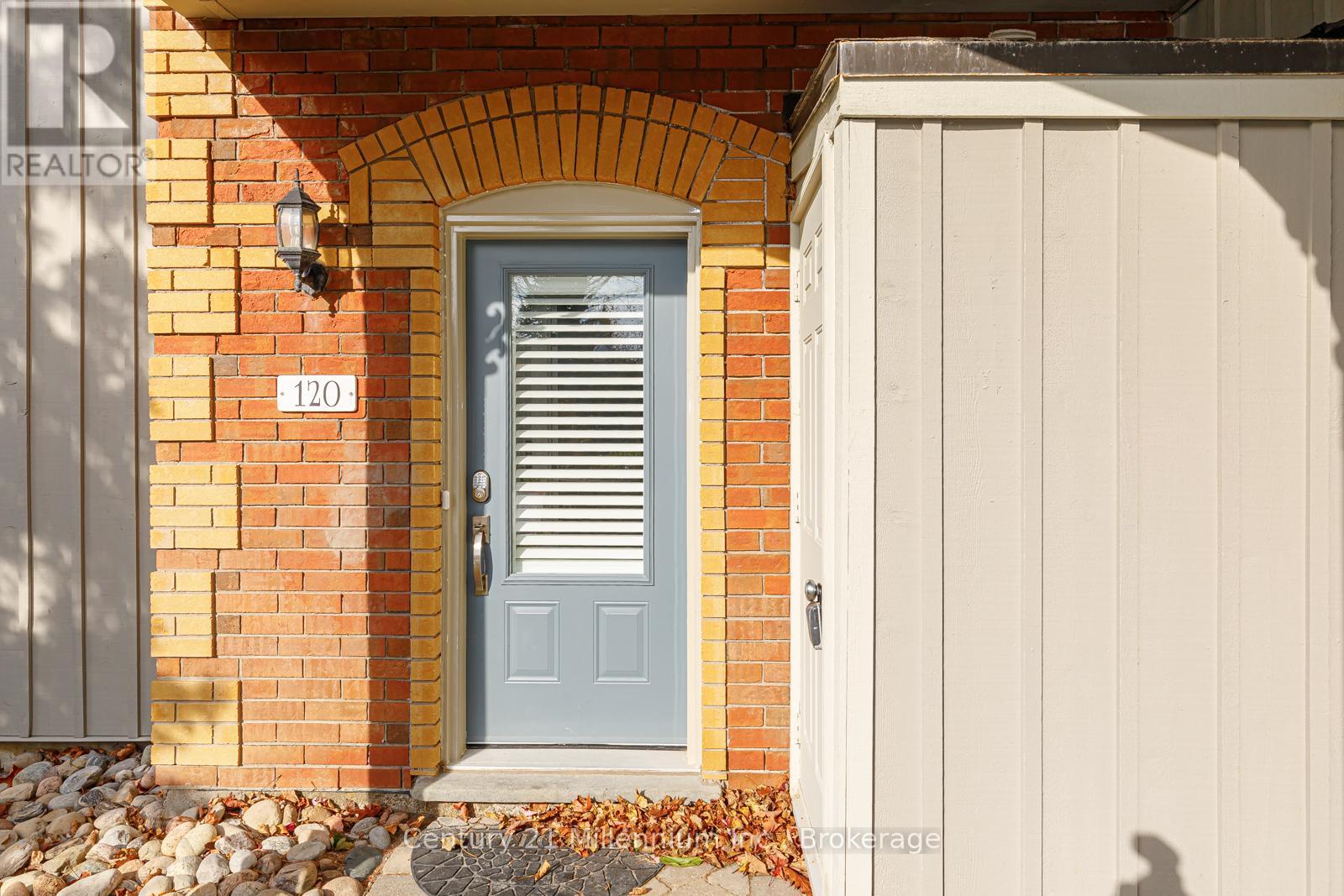 120 - 184 Snowbridge Way, Blue Mountains, ON - Outdoor With Exterior