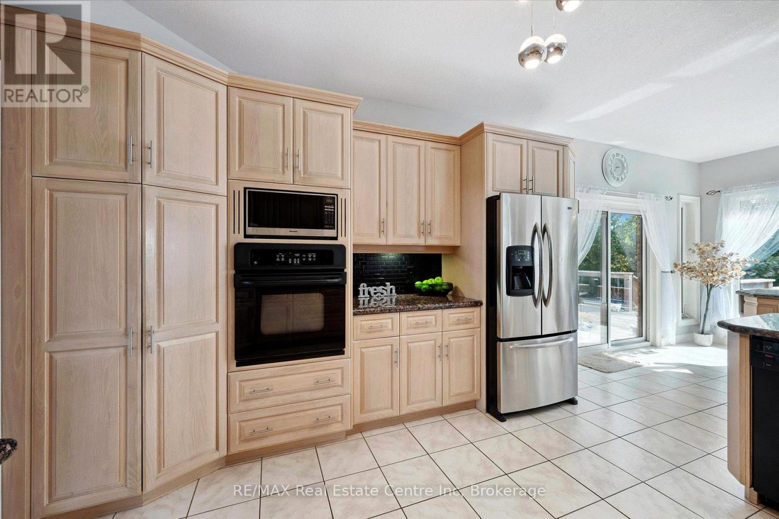 5946 Wellington Rd 86 Road, Woolwich, ON - Indoor Photo Showing Kitchen