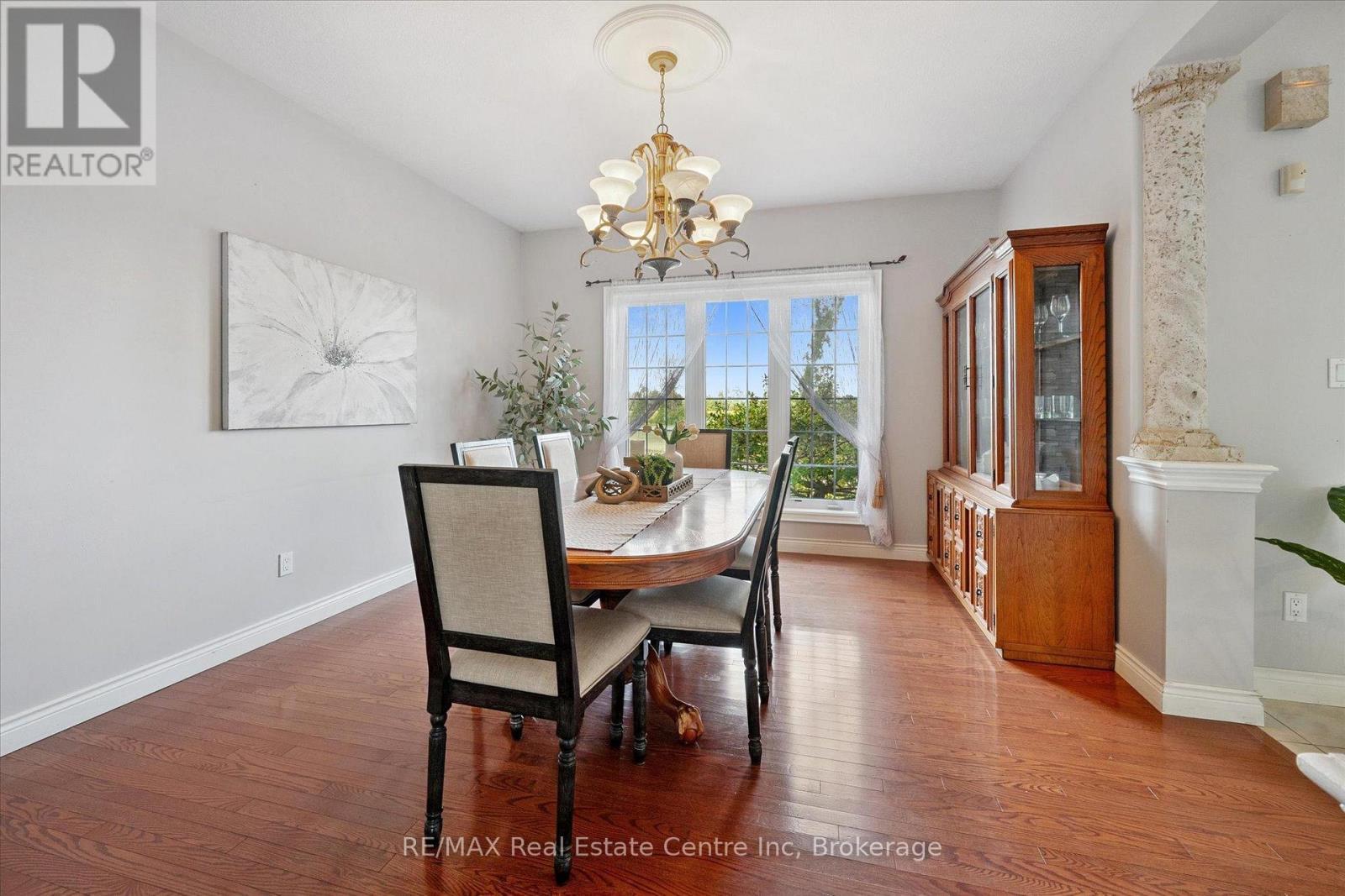 5946 Wellington Rd 86 Road, Woolwich, ON - Indoor Photo Showing Dining Room