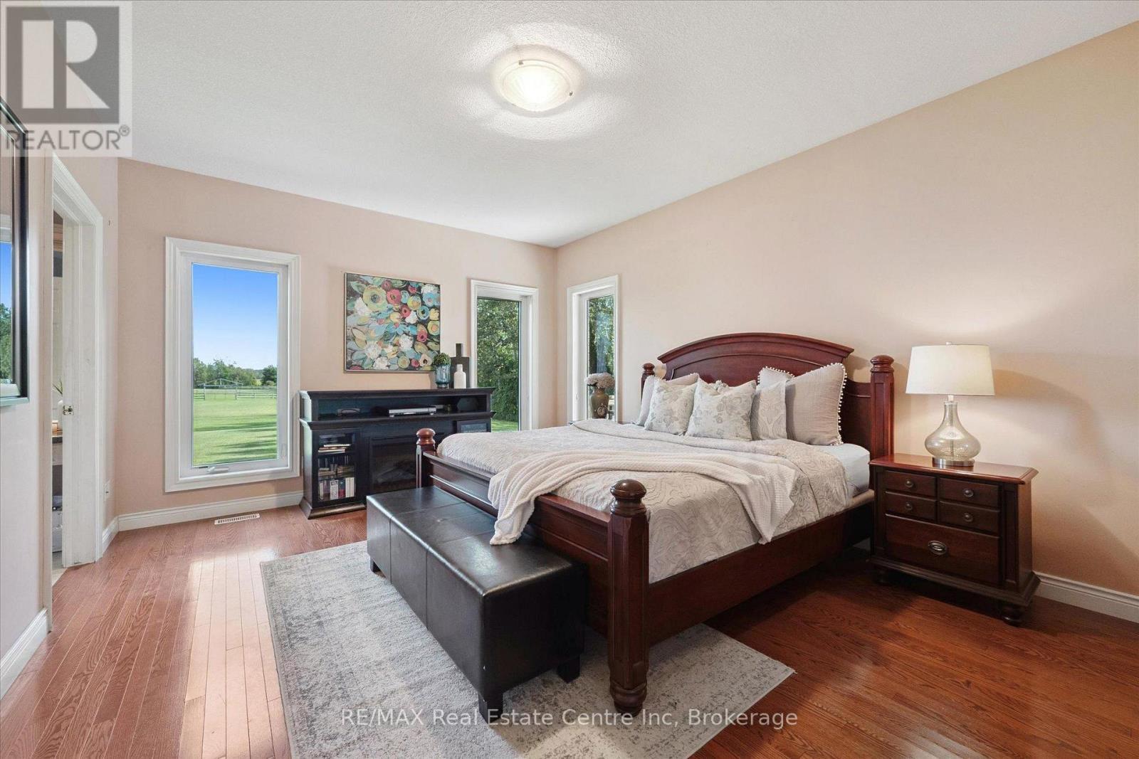 5946 Wellington Rd 86 Road, Woolwich, ON - Indoor Photo Showing Bedroom