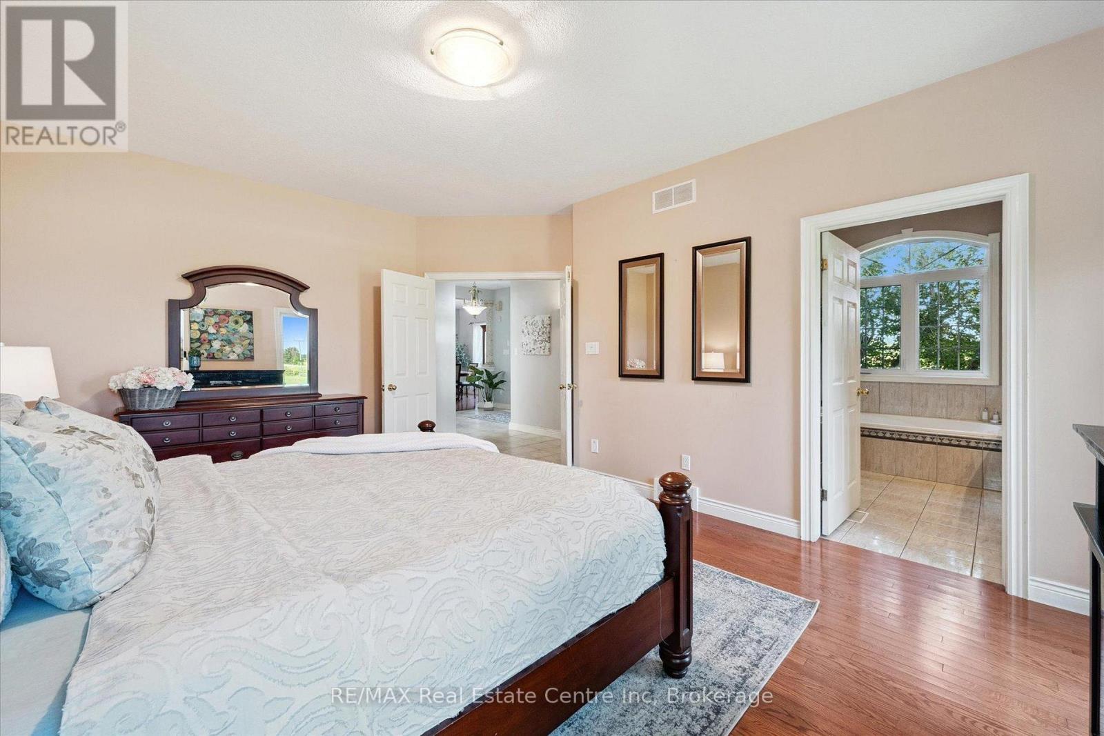 5946 Wellington Rd 86 Road, Woolwich, ON - Indoor Photo Showing Bedroom