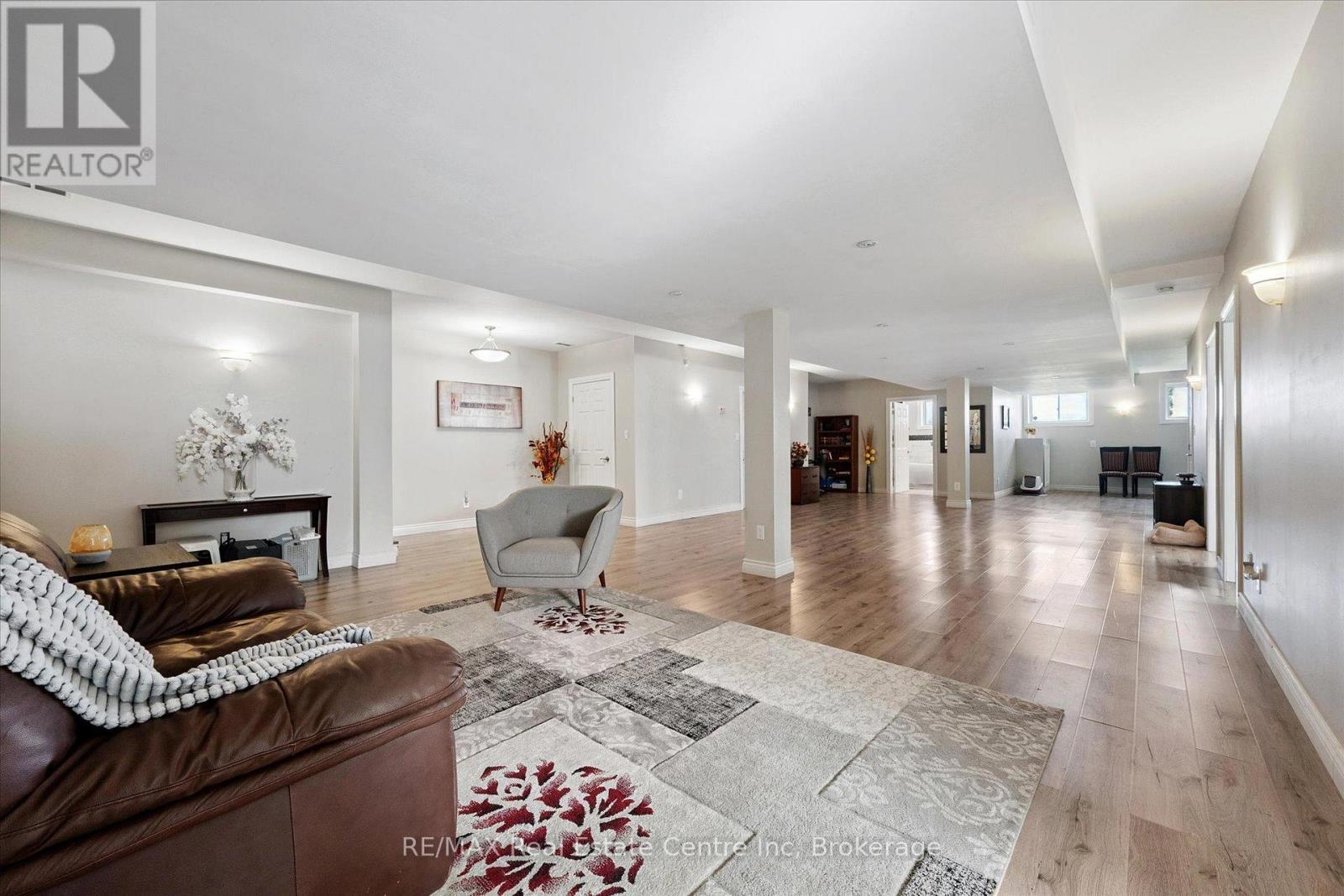5946 Wellington Rd 86 Road, Woolwich, ON - Indoor Photo Showing Living Room