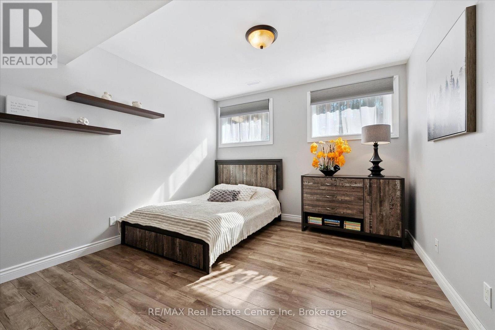 5946 Wellington Rd 86 Road, Woolwich, ON - Indoor Photo Showing Bedroom