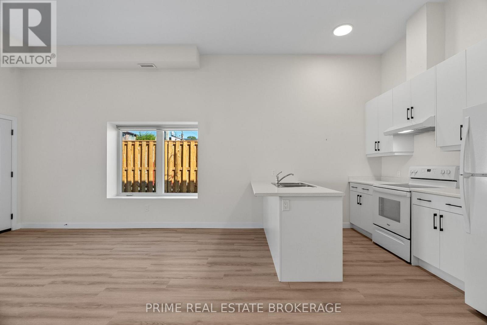 370 William Street, South Huron (Exeter), ON - Indoor Photo Showing Kitchen