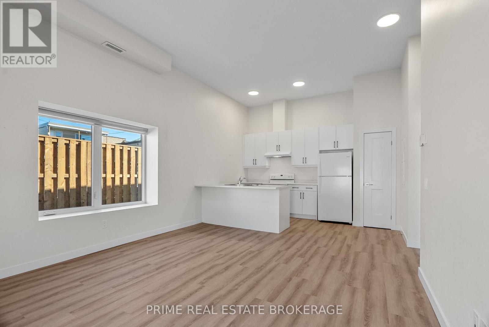 370 William Street, South Huron (Exeter), ON - Indoor Photo Showing Kitchen