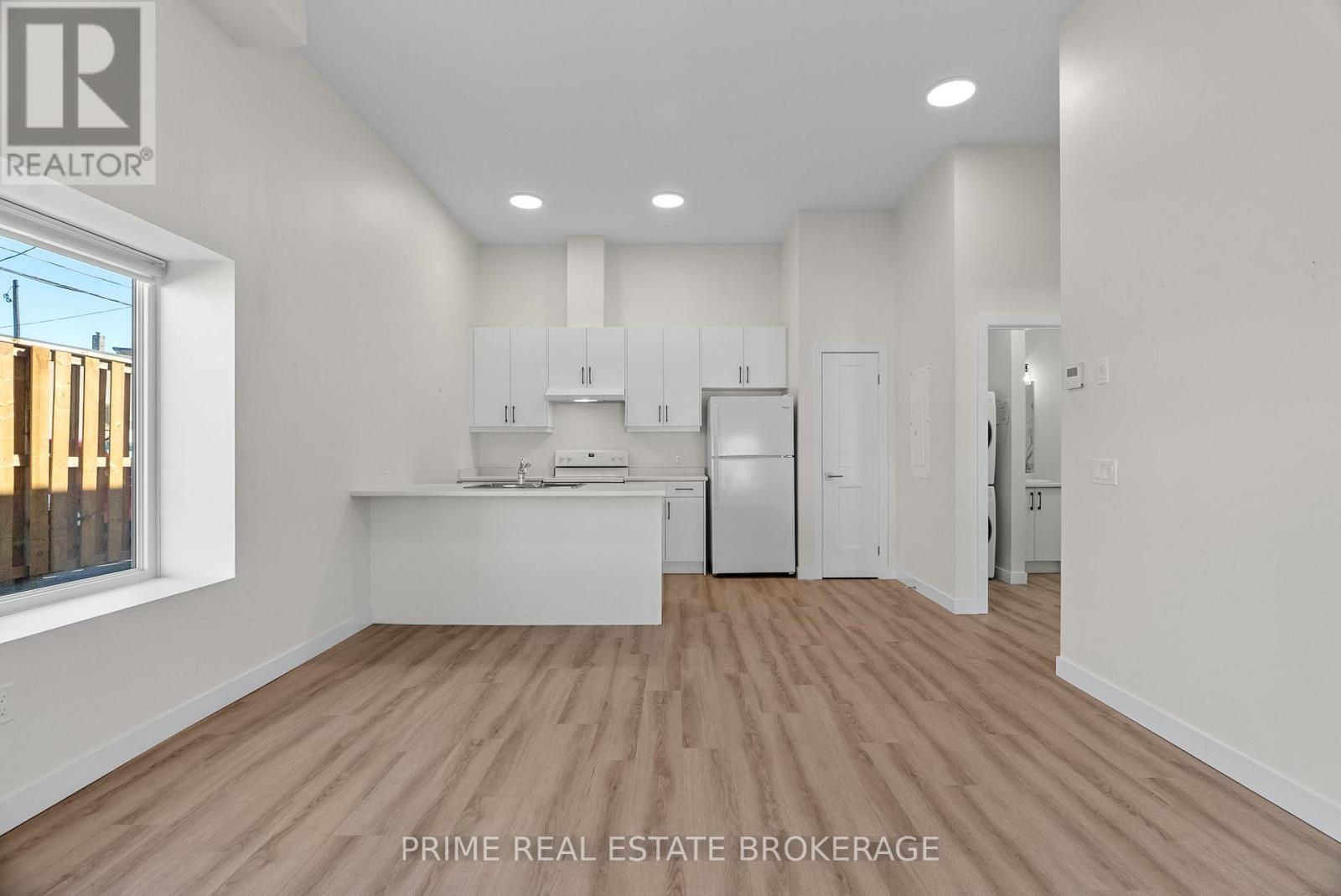 370 William Street, South Huron (Exeter), ON - Indoor Photo Showing Kitchen