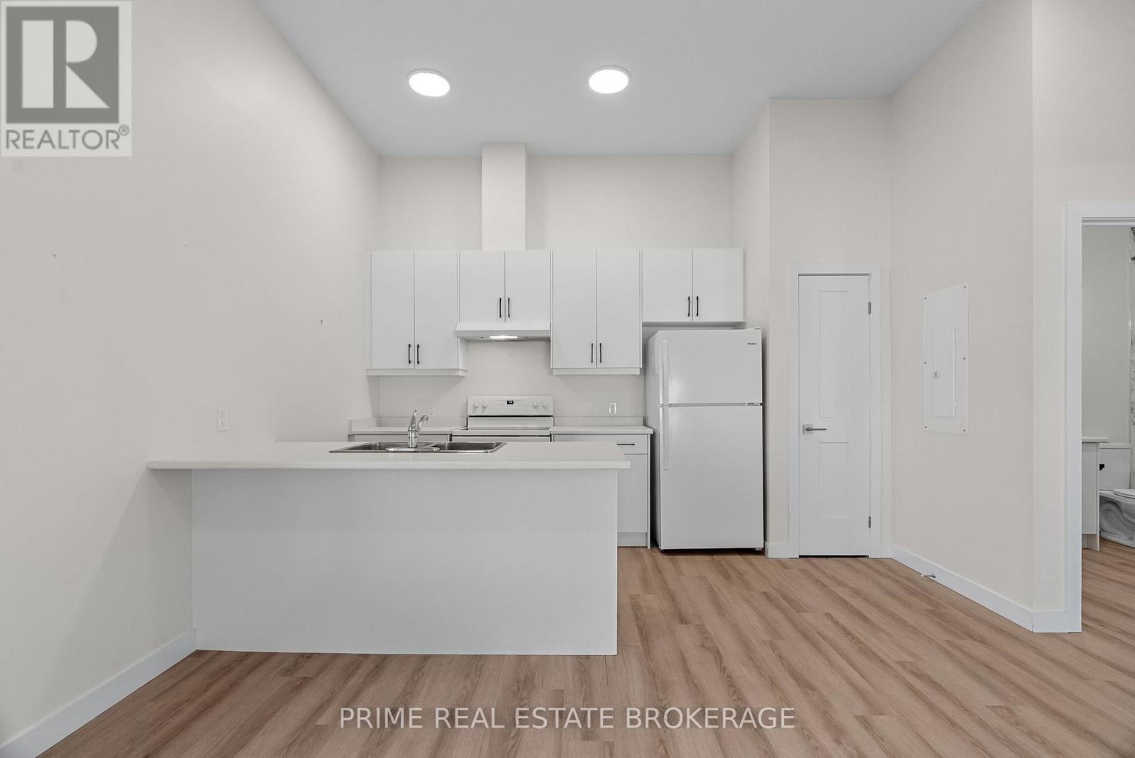 370 William Street, South Huron (Exeter), ON - Indoor Photo Showing Kitchen