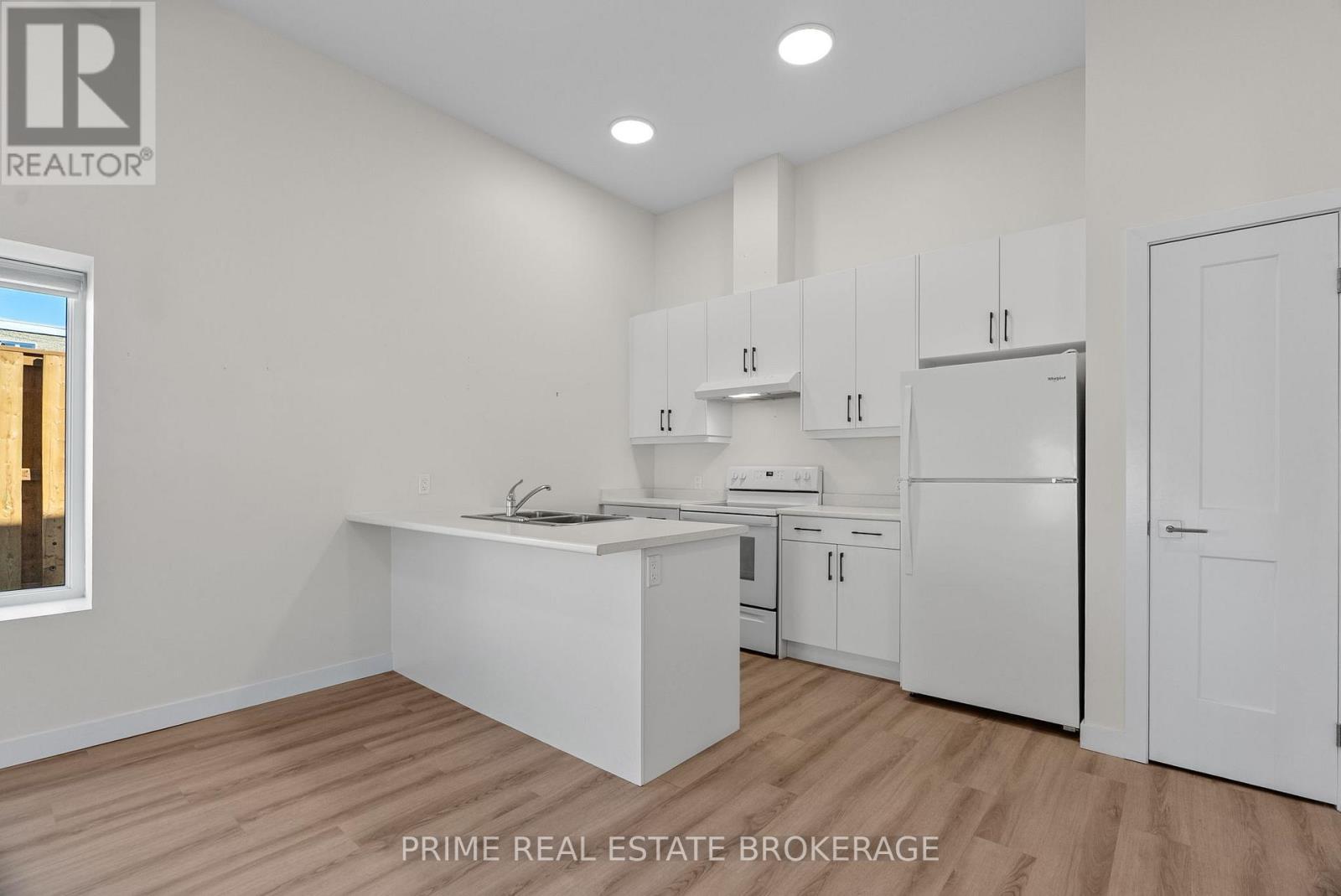 370 William Street, South Huron (Exeter), ON - Indoor Photo Showing Kitchen