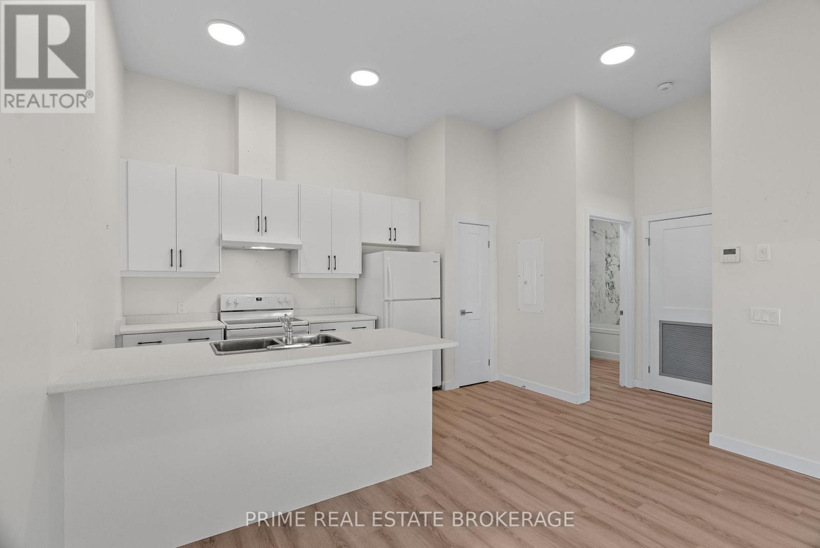 370 William Street, South Huron (Exeter), ON - Indoor Photo Showing Kitchen