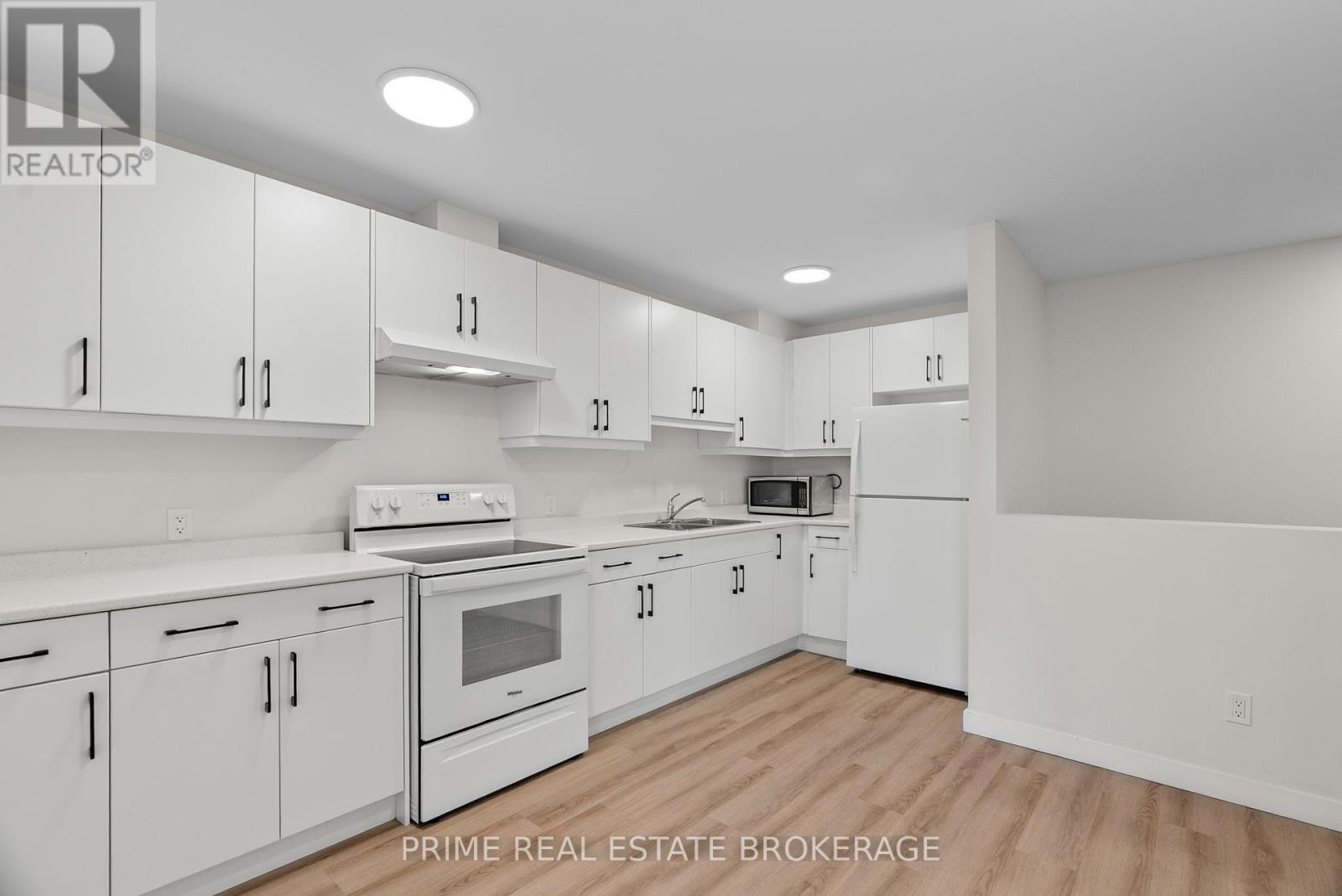 370 William Street, South Huron (Exeter), ON - Indoor Photo Showing Kitchen