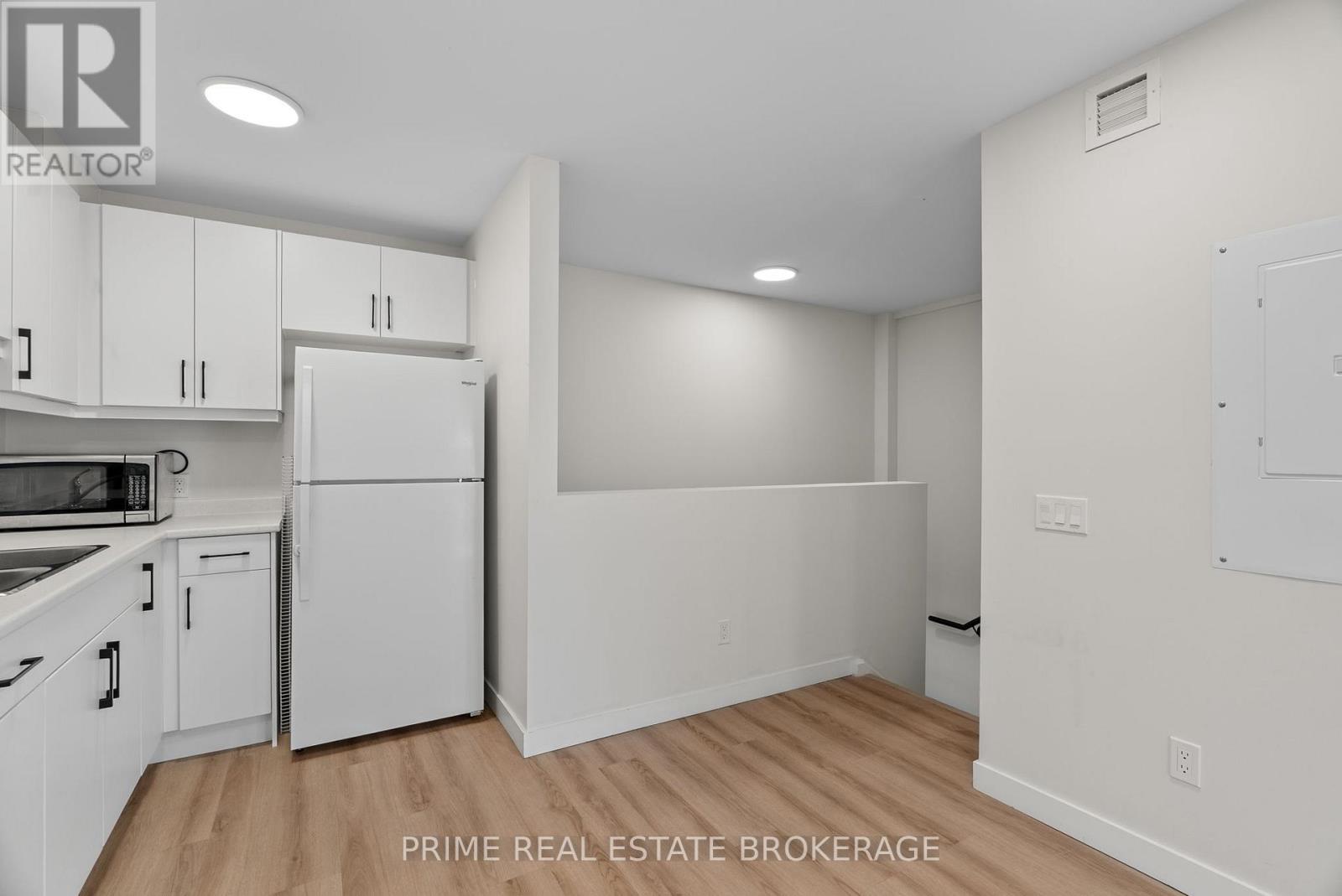 370 William Street, South Huron (Exeter), ON - Indoor Photo Showing Kitchen