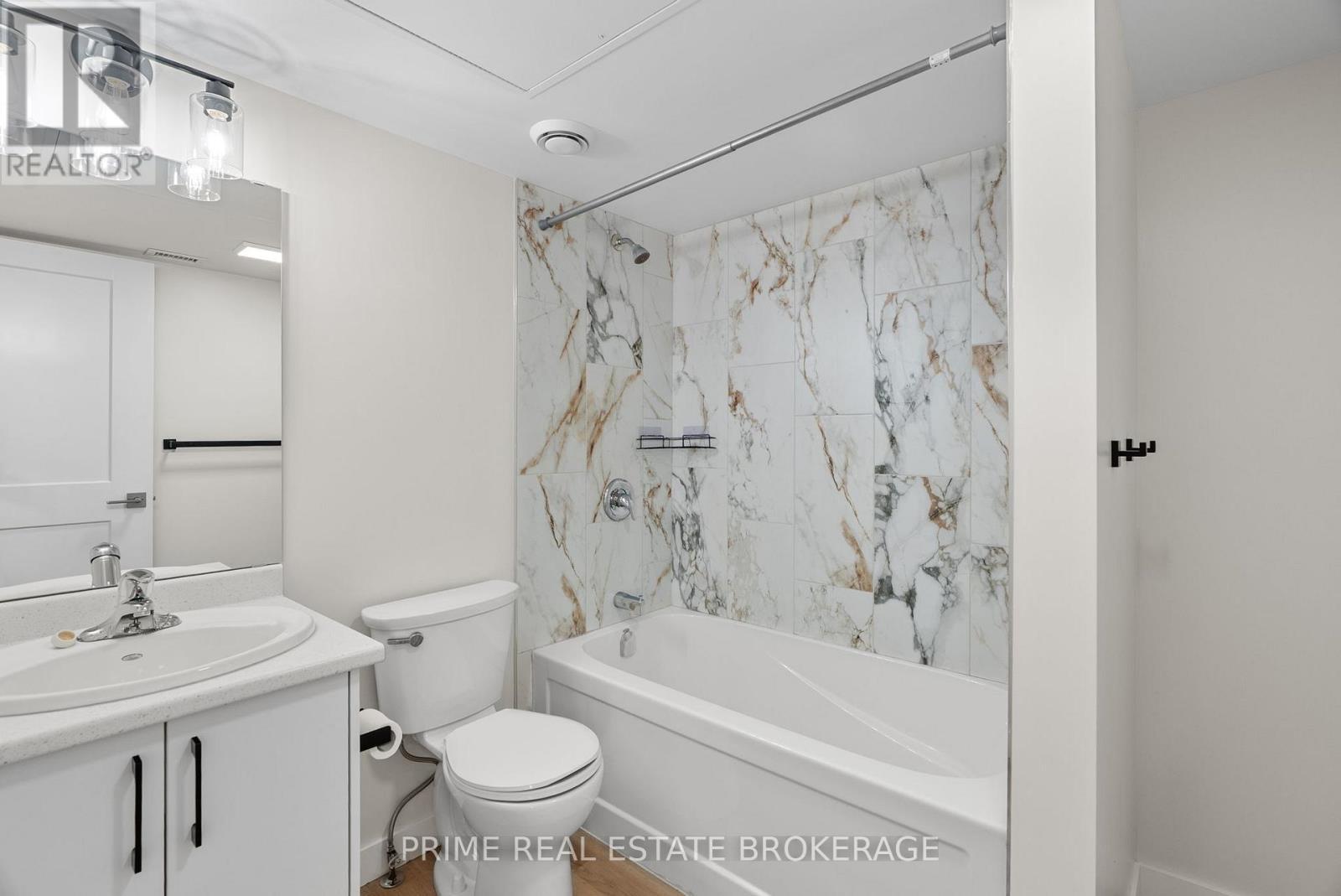 370 William Street, South Huron (Exeter), ON - Indoor Photo Showing Bathroom