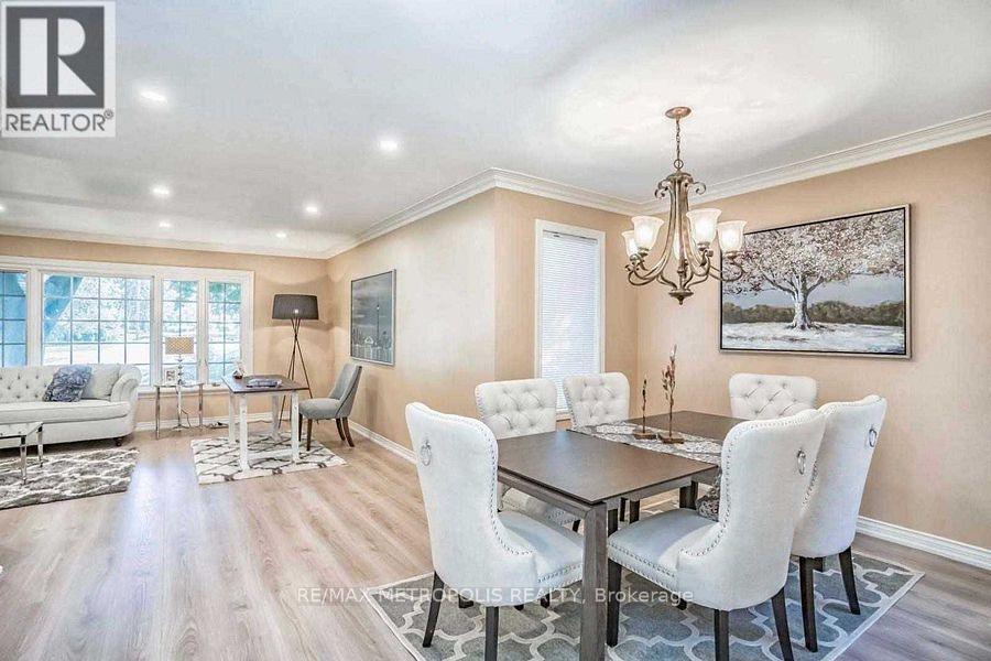 14 Strathroy Crescent, Markham, ON - Indoor Photo Showing Dining Room