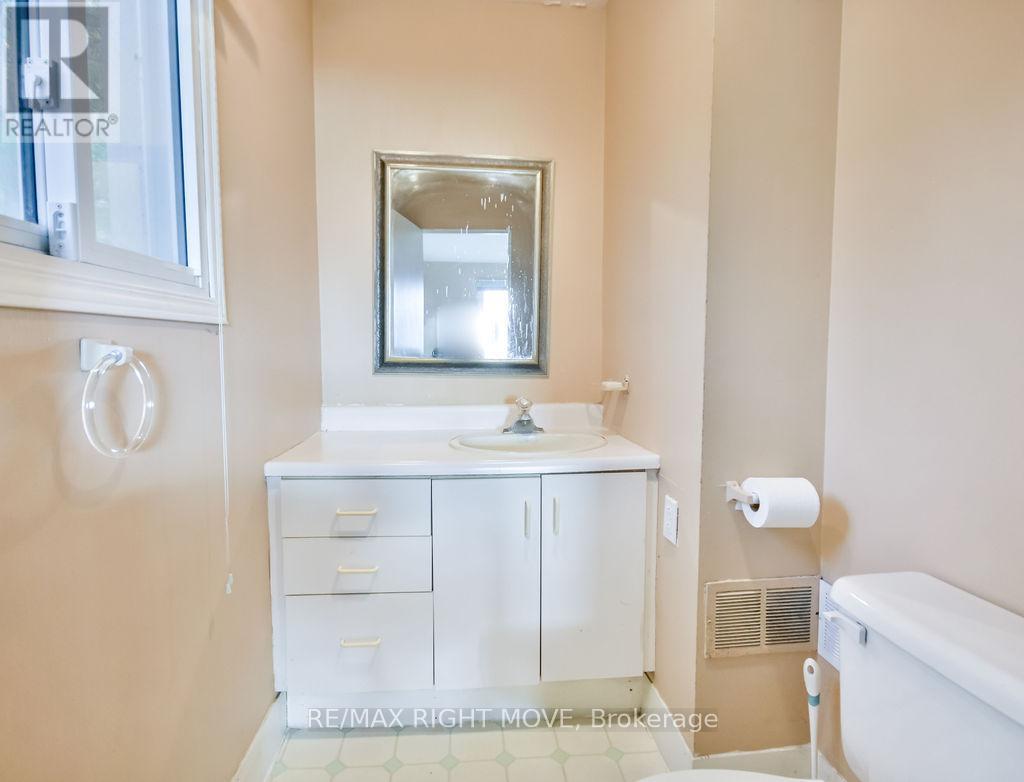 1467 Cunningham Crescent, Severn, ON - Indoor Photo Showing Bathroom