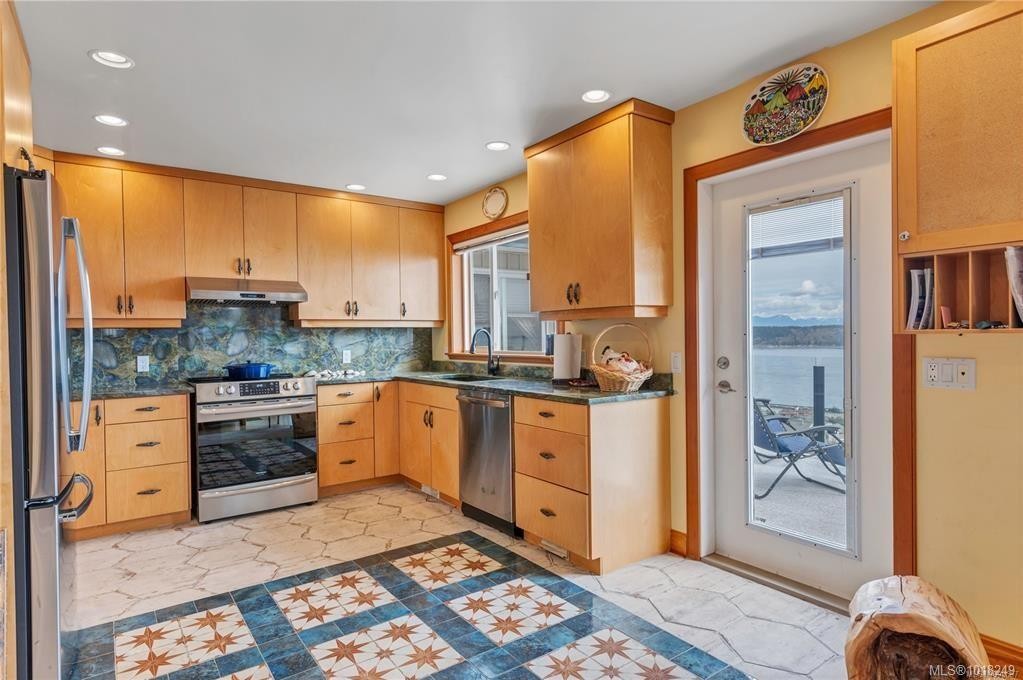 253 Alder St South, Campbell River, BC