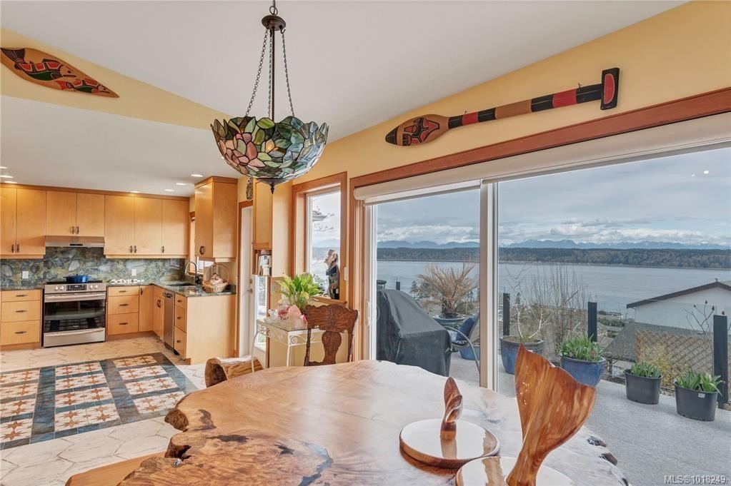 253 Alder St South, Campbell River, BC