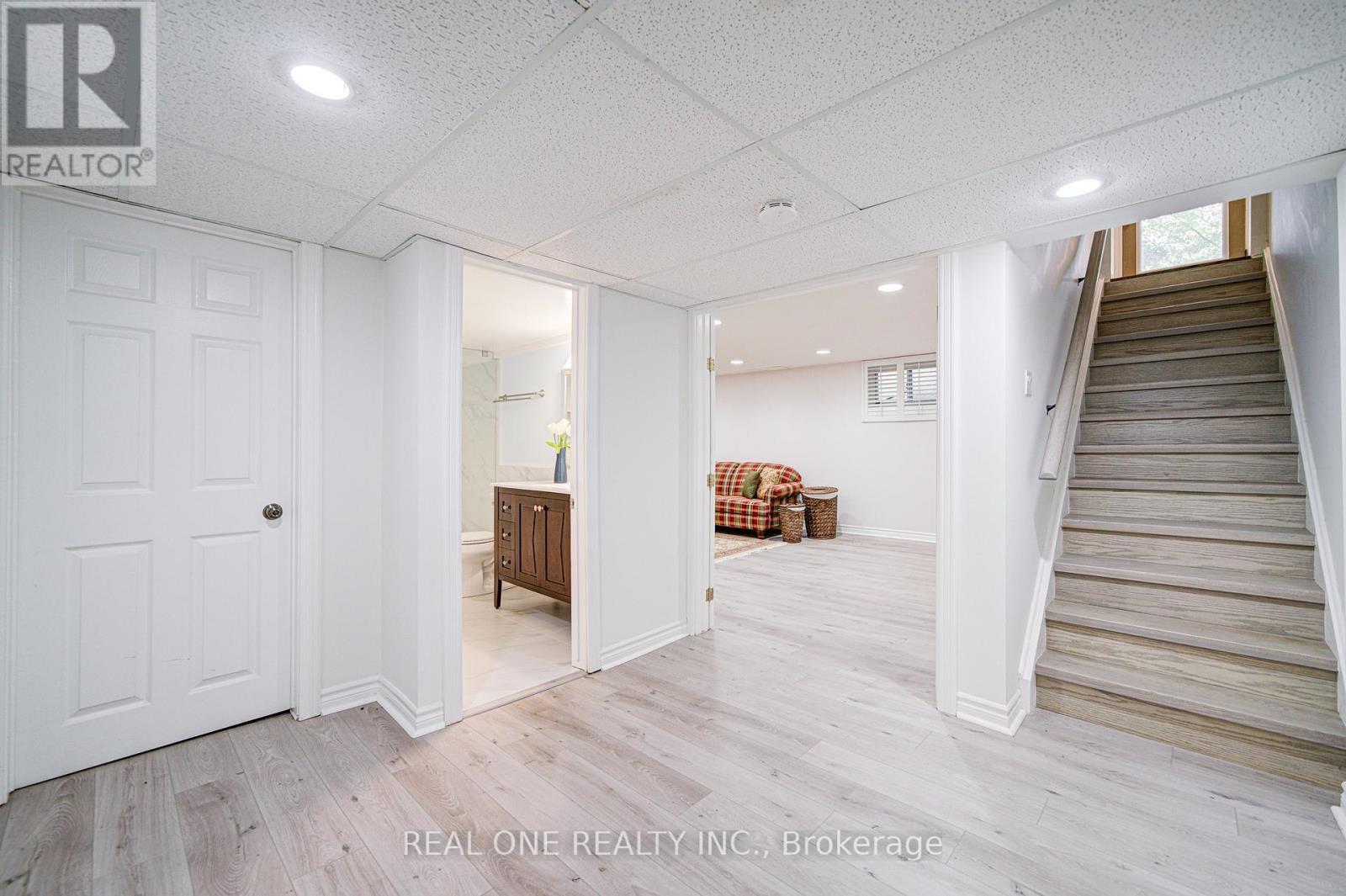250 Belvenia Road, Burlington, ON - Indoor Photo Showing Other Room